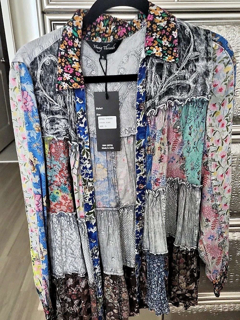 Young Threads Floral Patchwork Blouse Blue Gray Size Small NWT